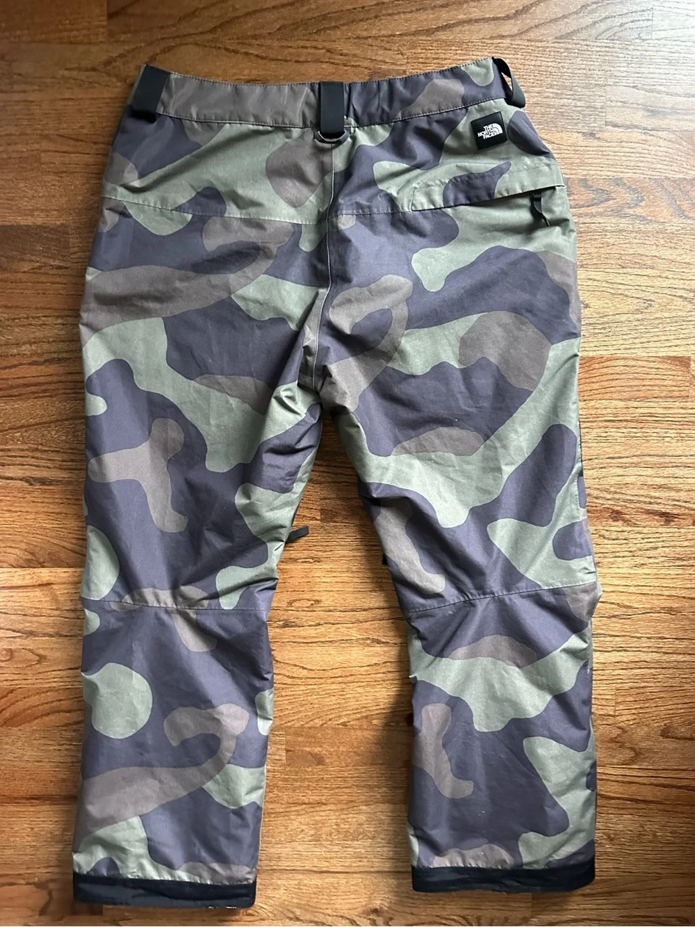 The North Face HyVent DT Waterproof Ski Snow Hike Pants Mens Size XL Camo Black